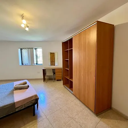 Private Double Bedroom With Bathroom In Shared House Saint Julian's