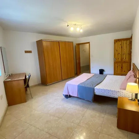 Habitación en casa particular Private Double Bedroom With Bathroom In Shared House San Julián