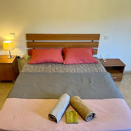 Private Double Bedroom With Bathroom In Shared House Alloggio in famiglia