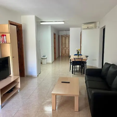 Habitación en casa particular Private Double Bedroom With Bathroom In Shared House San Julián